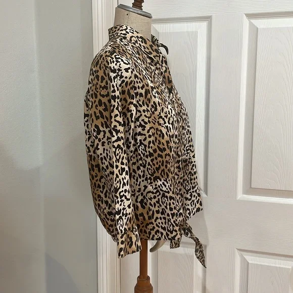 Chicos blouse leopard cheetah animal print no iron Tie front button size 1 M 8 - Picture 4 of 12